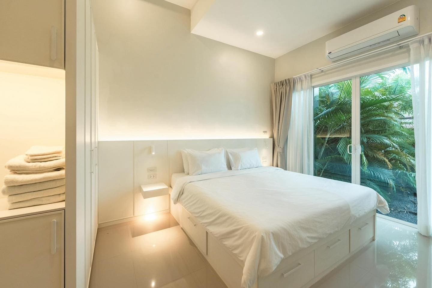 Modern One-Story Home in Cherngtalay thumbnail 3